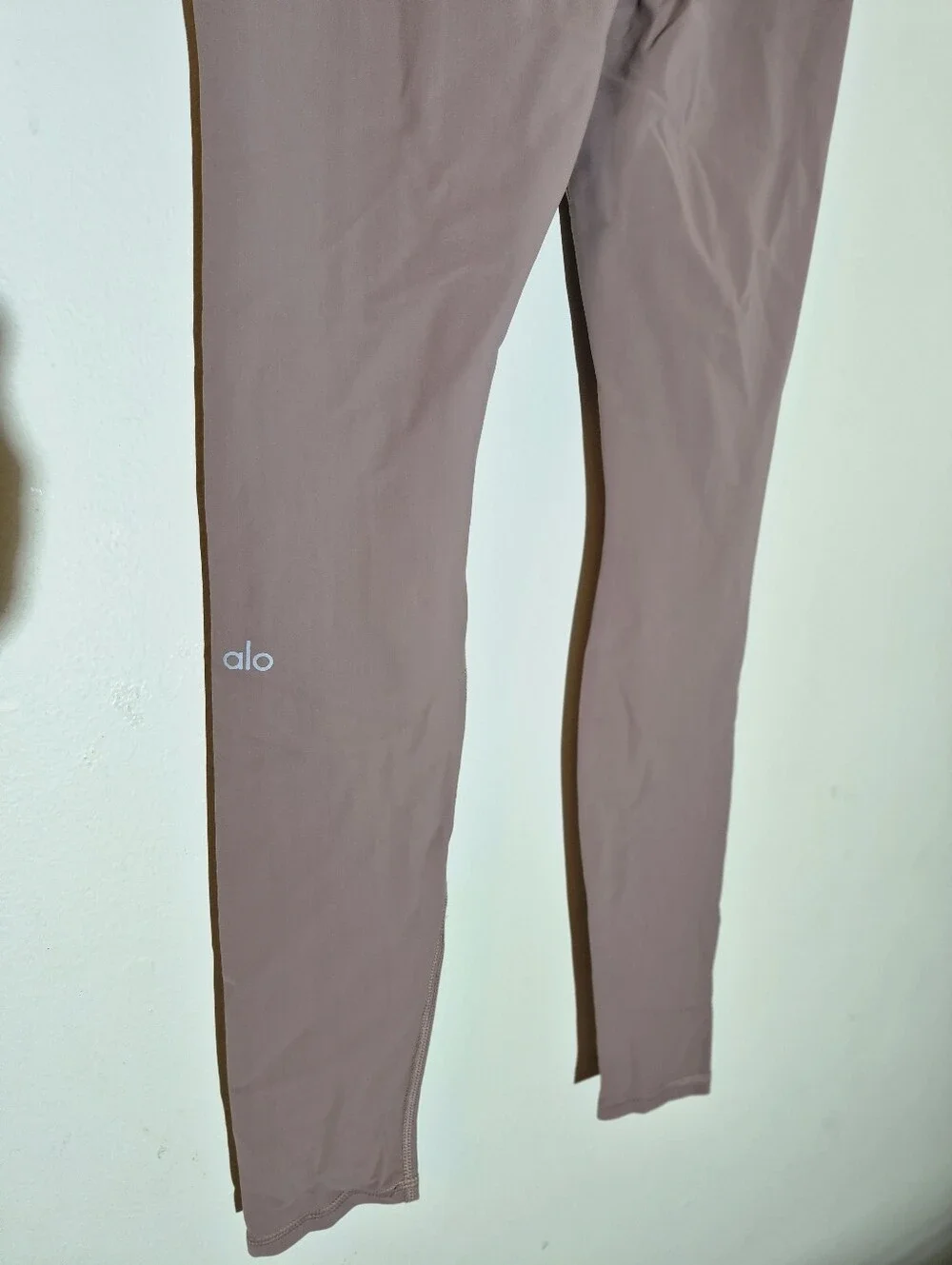 S) ALO Yoga Dusty Rose Ripped Warrior High Waist Full Length Leggings